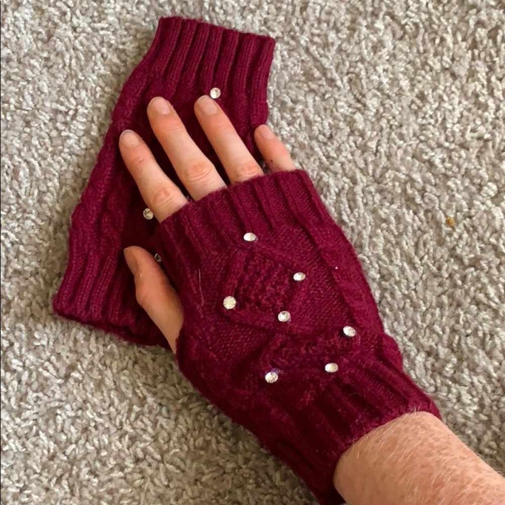Fingerless gloves